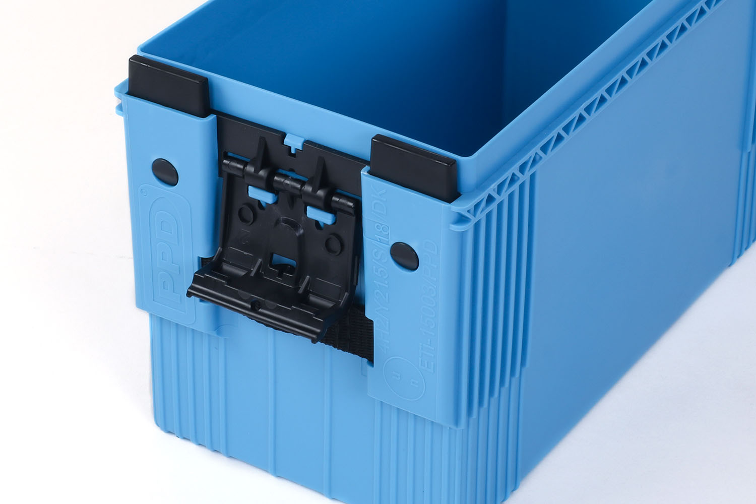 Multifunktionale Transportbox mit robustem Verschluss, blau